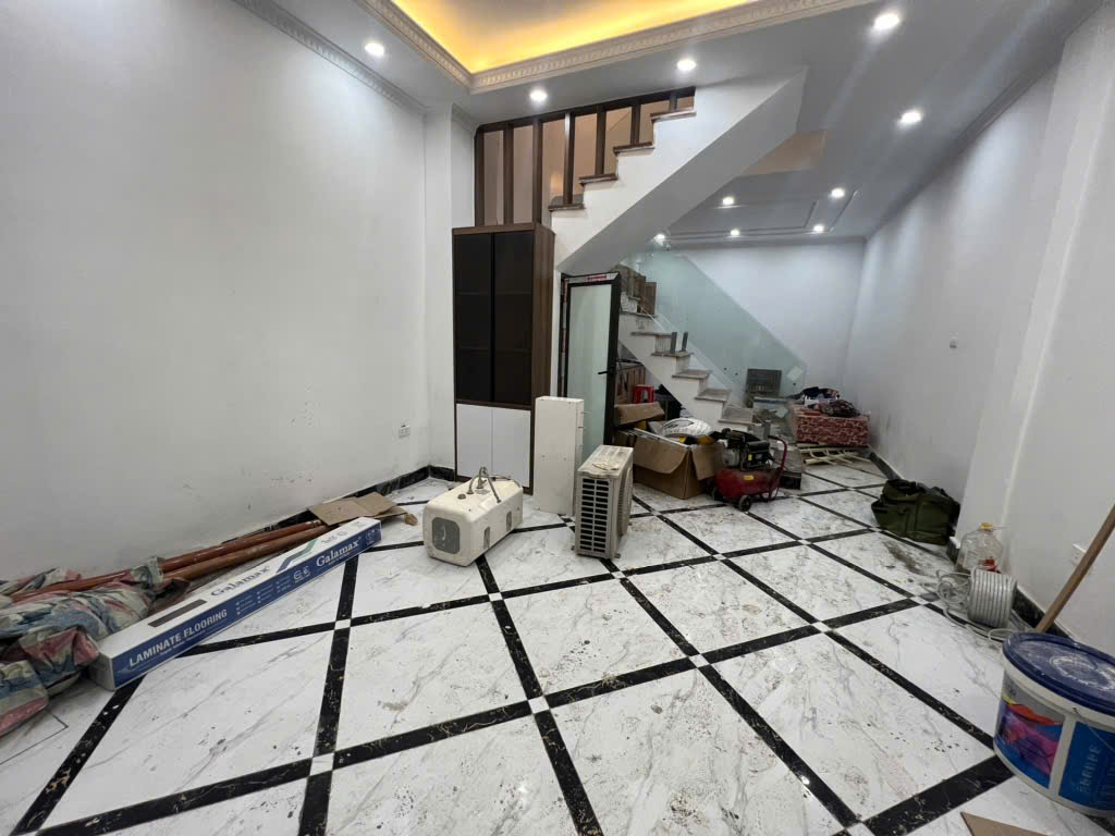 Bán nhà GIẢI PHÓNG, KIM ĐỒNG. Ô TÔ VÀO NHÀ DT rộng 48m 5T. Chỉ 10 tỷ 2